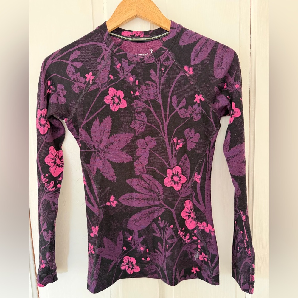 Smartwool Women's Long Sleeve Top - Black and Pink Floral - Picture 8 of 9